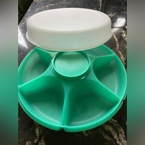 LAST CHANCE BEFORE DONATION: TUPPERWARE SERVING CENTER